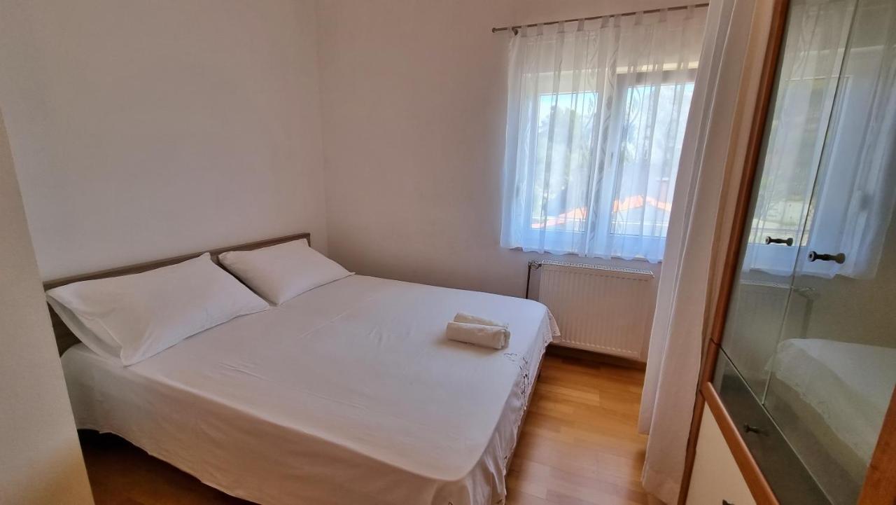אומיס Apartments Stare Duce 6 מראה חיצוני תמונה