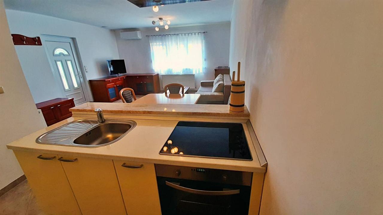 אומיס Apartments Stare Duce 6 מראה חיצוני תמונה