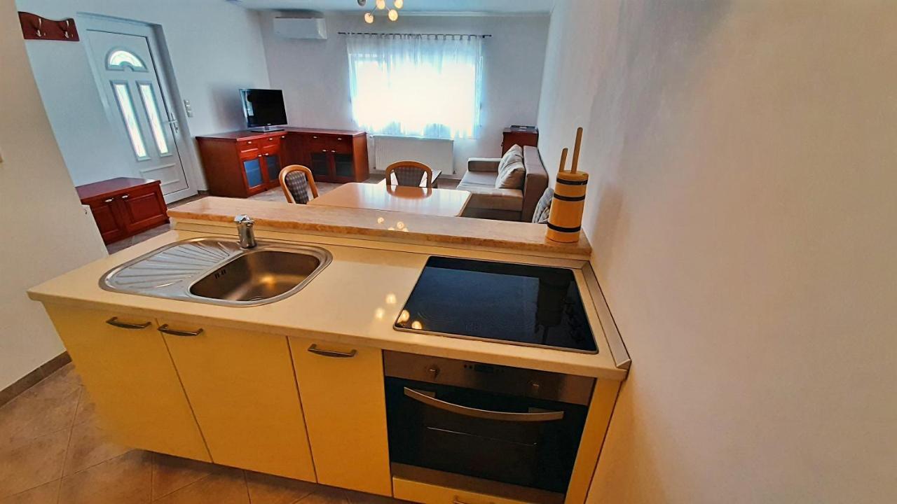 אומיס Apartments Stare Duce 6 מראה חיצוני תמונה